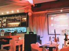 -樱花里音乐餐吧·牛扒椰子鸡(东圃店)