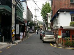 -梨大女人街