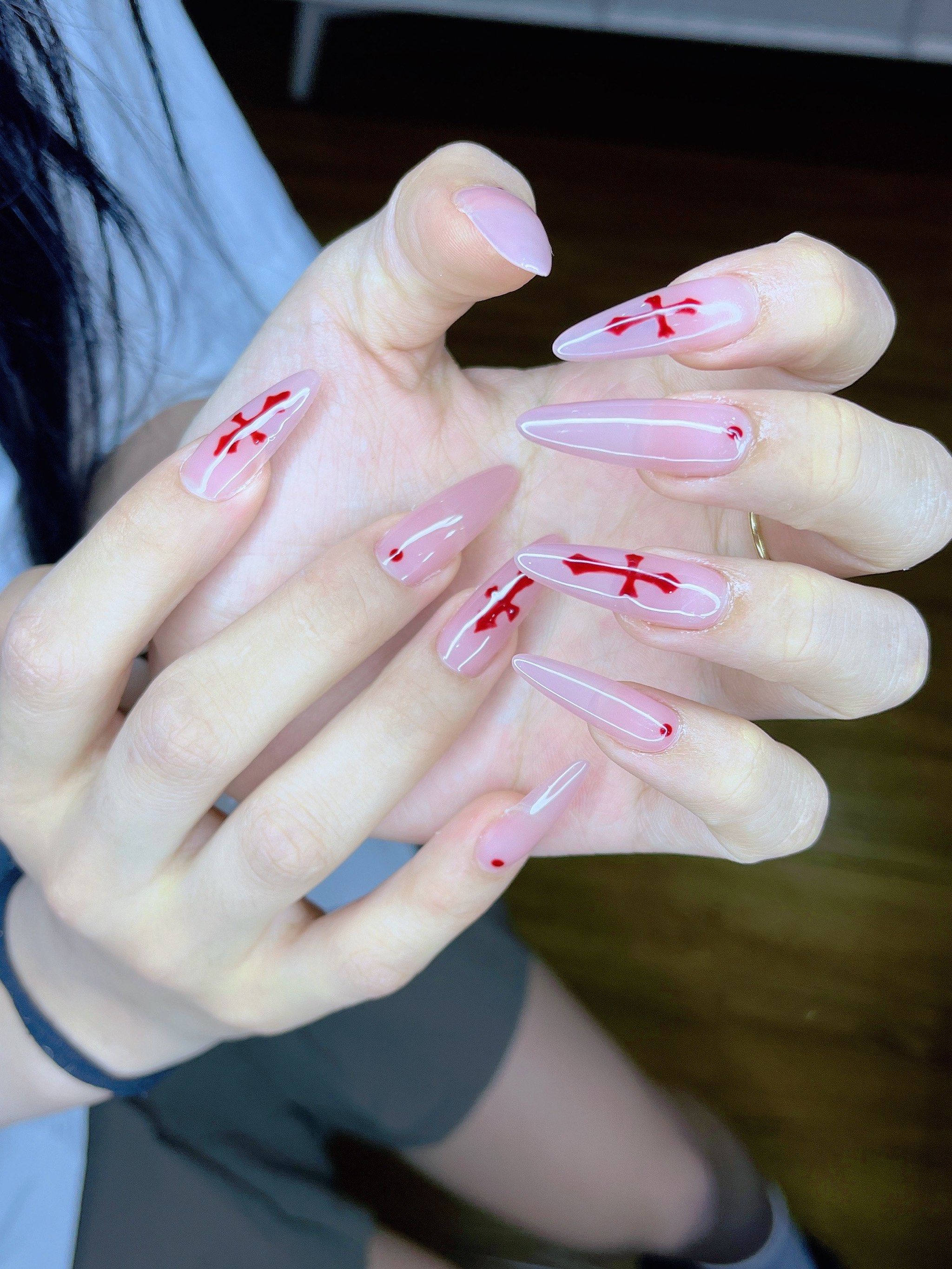 好看的十字架美甲