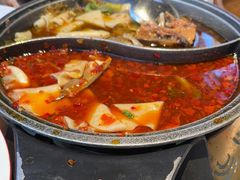 -阿瓦山寨·湘菜现炒·剁椒鱼头王(咸阳总店)