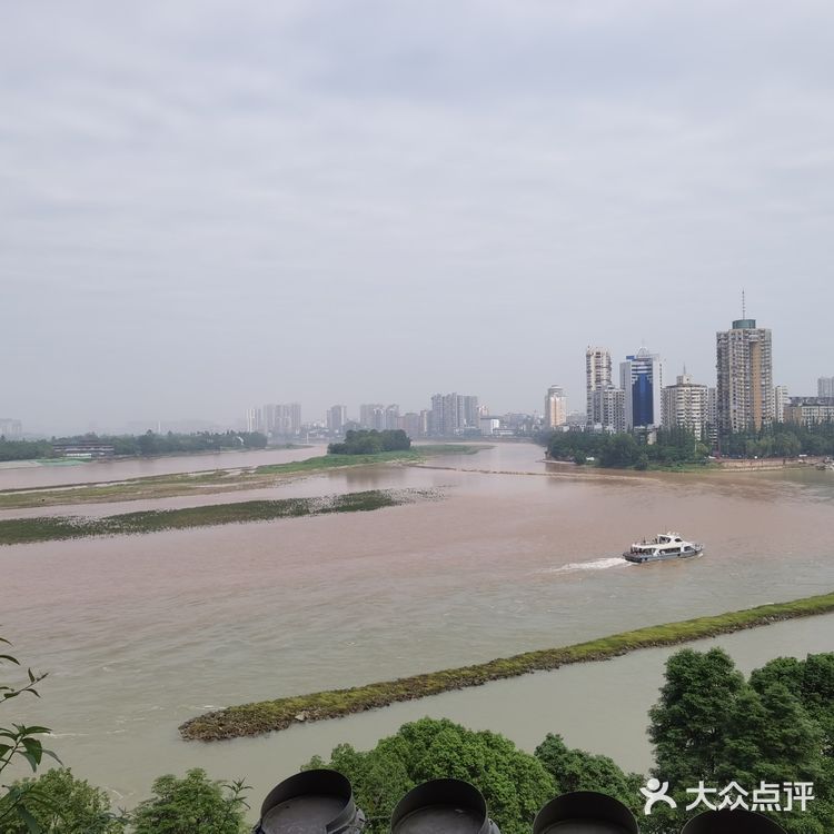 风景还是挺不错的，里面主要就是爬阶梯，因为时间原因