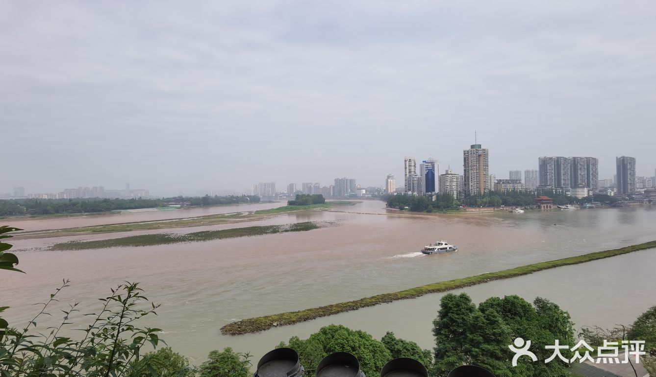 风景还是挺不错的，里面主要就是爬阶梯，因为时间原因