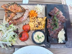 -Mark&Mars Restaurant