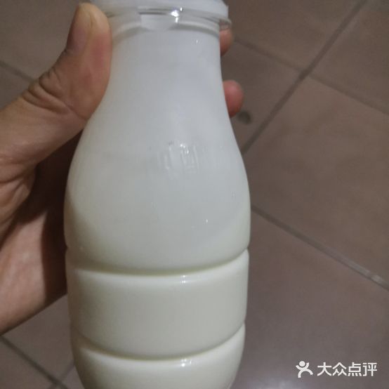 小奶瓶鲜奶吧(东湖店)