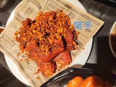 香酥猪手-乔街深夜食堂·台州菜·高压锅生蚝(杭州总店)