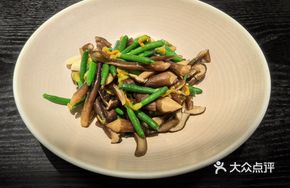 Mini Cucumber Stir-fried Chicken Mushroom
