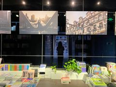 -钟书阁(松江泰晤士小镇店)