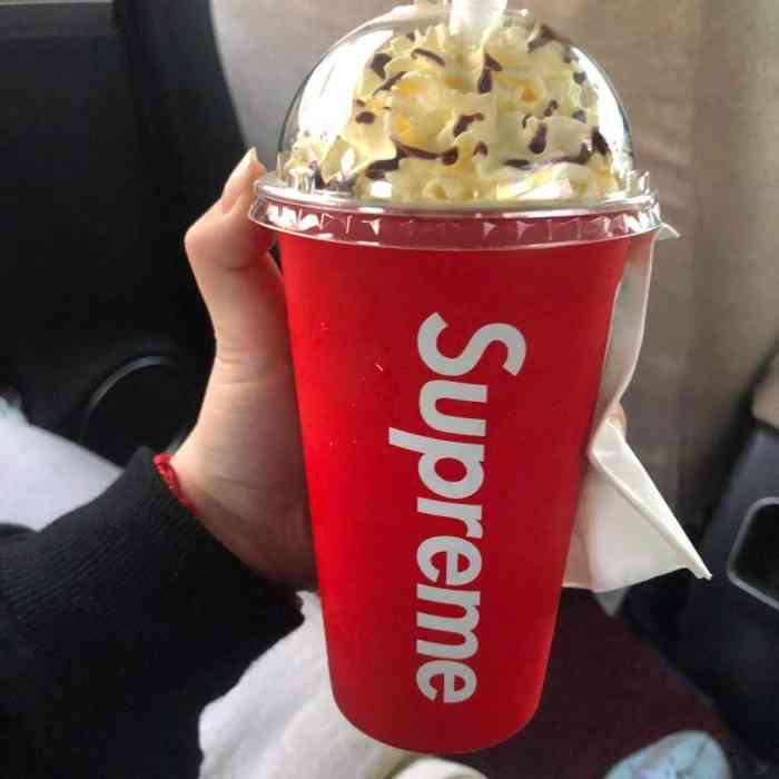 supreme tea(华润万家店)-"要颜有颜,要味有味的饮料潮店,看装修乍一.