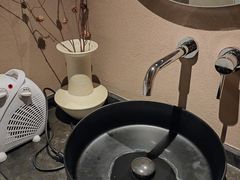-灸春堂·艾灸·痛症·整脊连锁(之江银泰店)