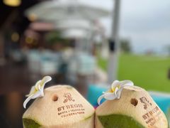 -三亚亚龙湾瑞吉酒店·宴悦Driftwood·游水海鲜·牛排·草坪·私人定制