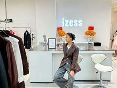 -新百广场(地铁站)