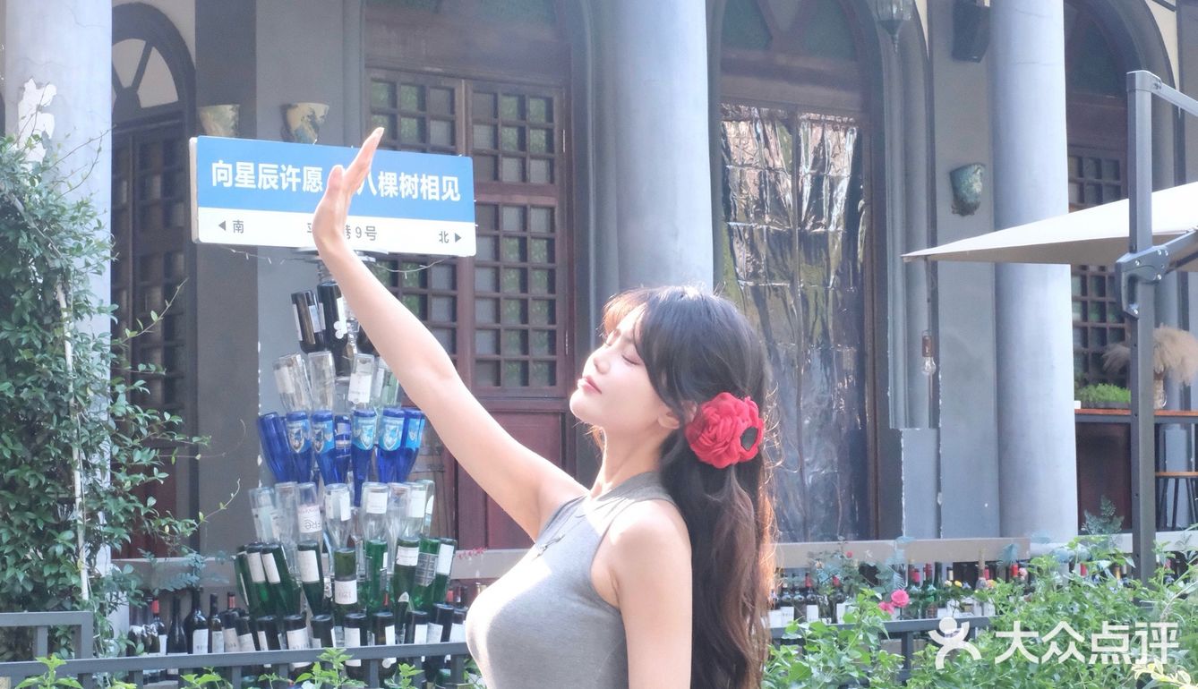 市中心，百年教堂里的新加坡菜⛪️