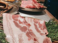 -草家酱蟹炭火烤肉店(珲春南路一店)
