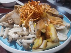 -菌之家·专业纯野生菌火锅·特色炒菌