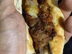 -烤肉小伙烤肉店