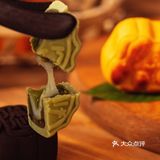 爆浆流心月饼！八种口味夹心太好吃啦