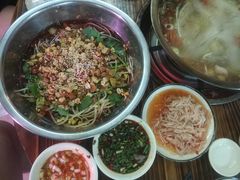 -周良天山牛杂城(天山路总店)