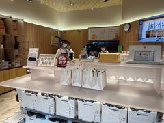 -银座仁志川·生吐司专门店(香港广场店)