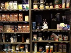 零售区-星巴克臻选(深圳龙华红山天虹店)