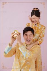 -雪中彩影婚纱摄影·微光艺术中心