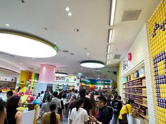 -m豆巧克力世界(上海世茂广场店)