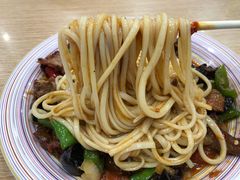 -歹歹的加个面过油肉拌面