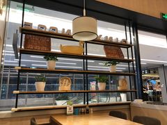 面包甜点陈列柜-秦香阁·西北家常菜(徐汇日月光中心店)