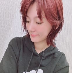 -PE SALON