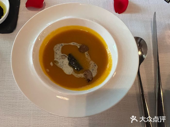 Ponte 意大利餐厅松露南瓜汤图片