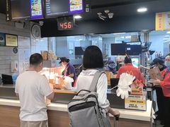 -麦当劳(上海虹桥站30B检票口楼上)