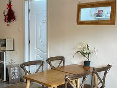 -In Cafe隐食研室