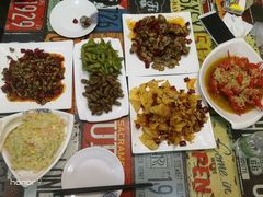 -扒虾小妹儿麻辣海鲜(宏图街店)