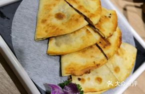 Roast Duck Cheese Pie