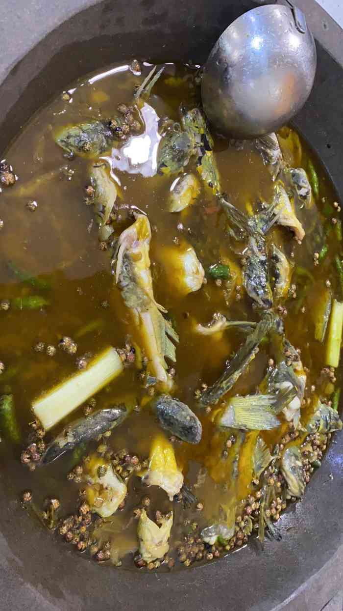 石锅苗苗鱼(339店)-"路过听到店家的喇叭9.9元吃鱼,吸引进去.