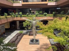 -瑞虹新天地月亮湾