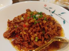 酸萝卜炒牛肉-祥云精致湘菜馆(东1时区店)