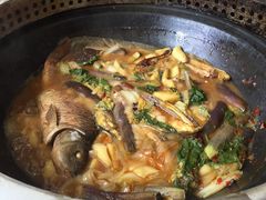 -粘豆包柴火铁锅炖