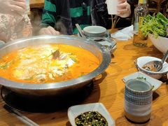 -野山舂·贵州现舂酸汤火锅(鸿通城店)