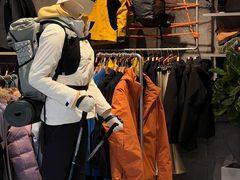 -百年港湾奥特莱斯(香炉礁店)