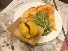 -金马门国际美食百汇(珞喻路店)