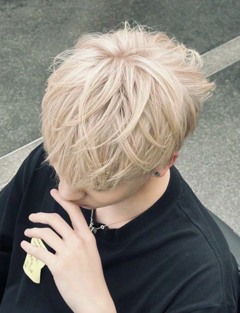 男生染发色必看奶茶色