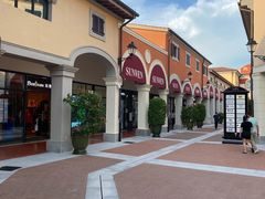 -佛罗伦萨小镇广佛名品奥特莱斯(疏港路店)