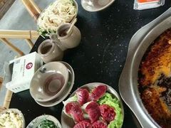 郡花-茅草房·河畔园林火锅