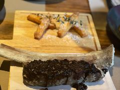 酥脆牛仔骨配炸玉米条-Carbon莫卡哆·意大利复古集市餐厅(杭州大厦店)