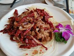 辣皮子爆牛肉-海尔巴格新疆餐厅(东来兴店)