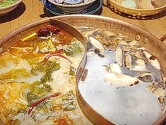 -洱火云南酸菜牛肉火锅(石景山当代商城店)