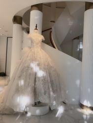 点击看大图 -GRACE KELLY婚纱与礼服(北京店)