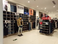 -优衣库(上海正大广场店)