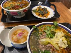 -云阿蛮云南生烫牛肉米线(奉贤路店)