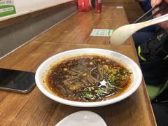 嗖嗖酸辣粉-甲乙饼·北京手工肉饼(西直门凯德茂店)